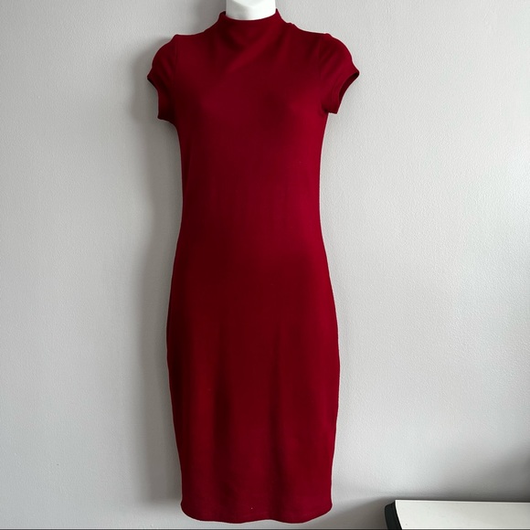 RED DRESS - Picture 2 of 6